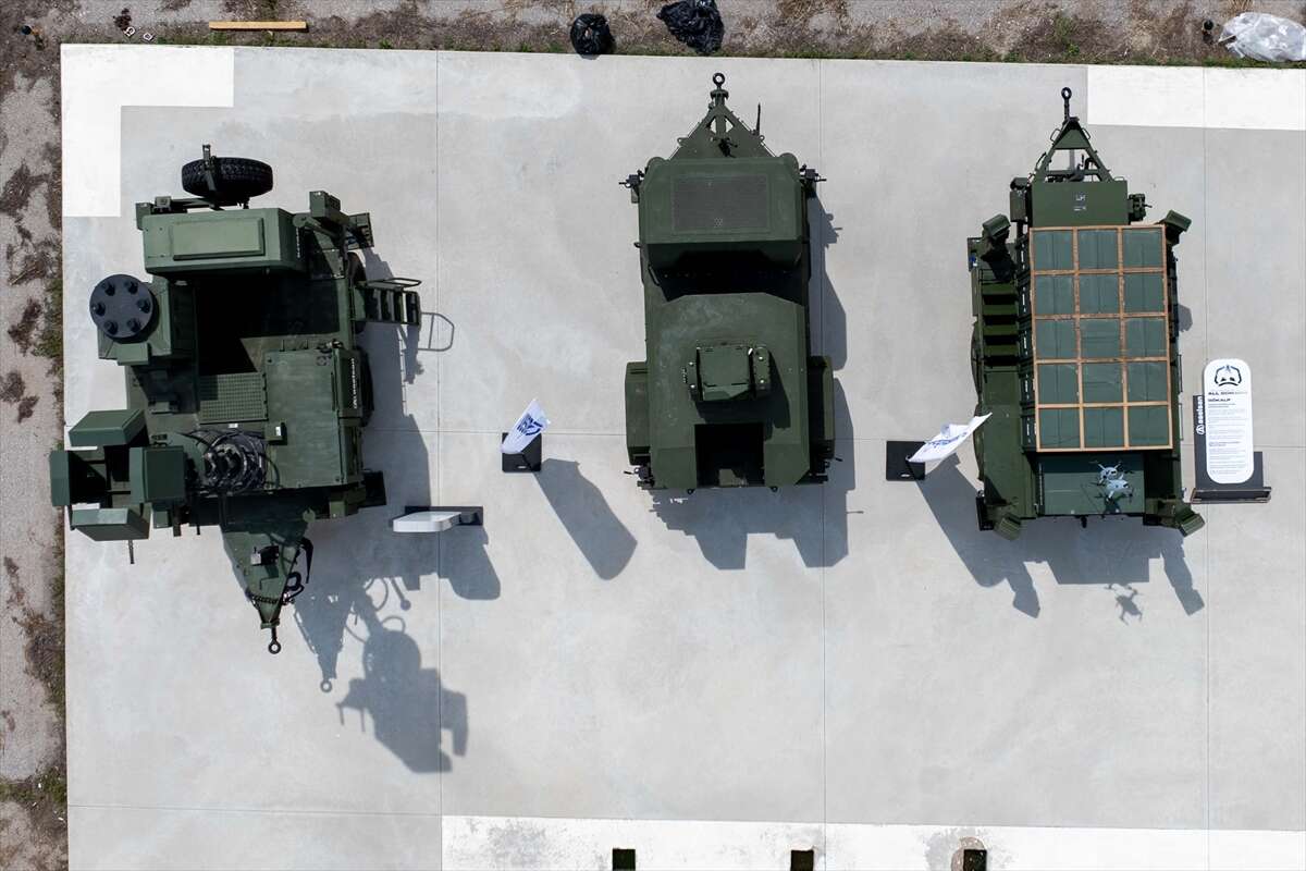 ÇELİKKUBBE gövde gösterisi yaptı! Dron sürüsüne karşı yerli kalkan devrede 3